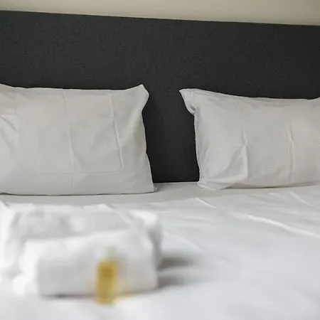 Urban Oasis With Queen Bed And View Be-48